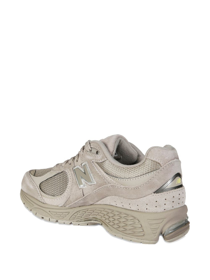 2002R logo-appliqué sneakers 3