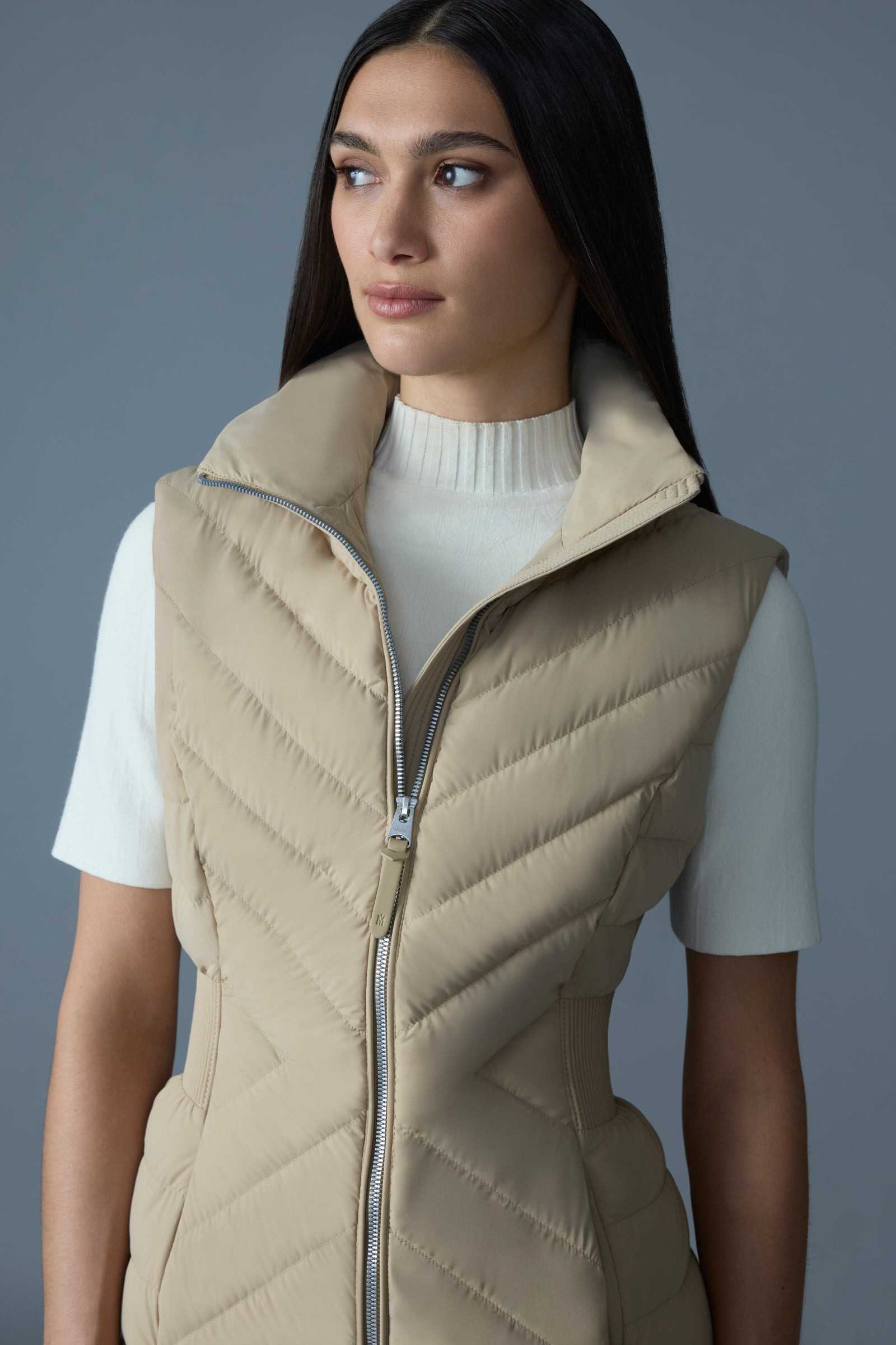 HOSHI Light down hooded vest - 3