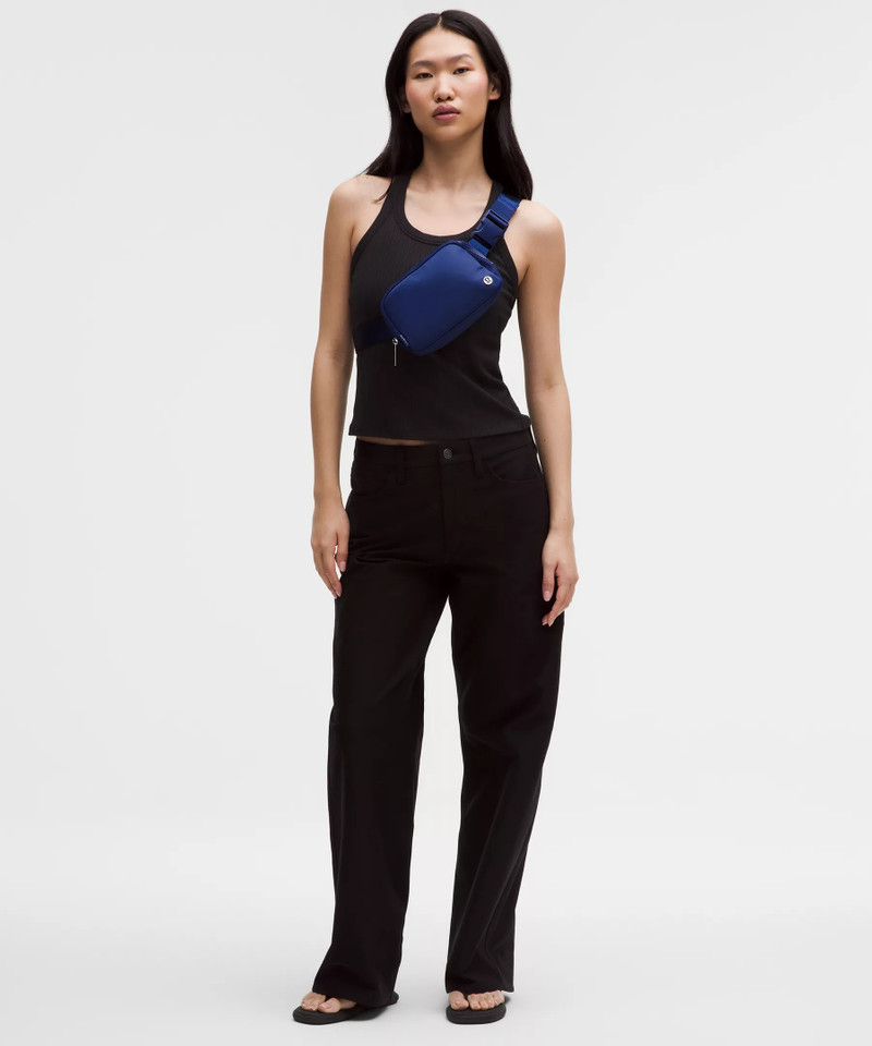 lululemon Everywhere Belt Bag 1L outlook