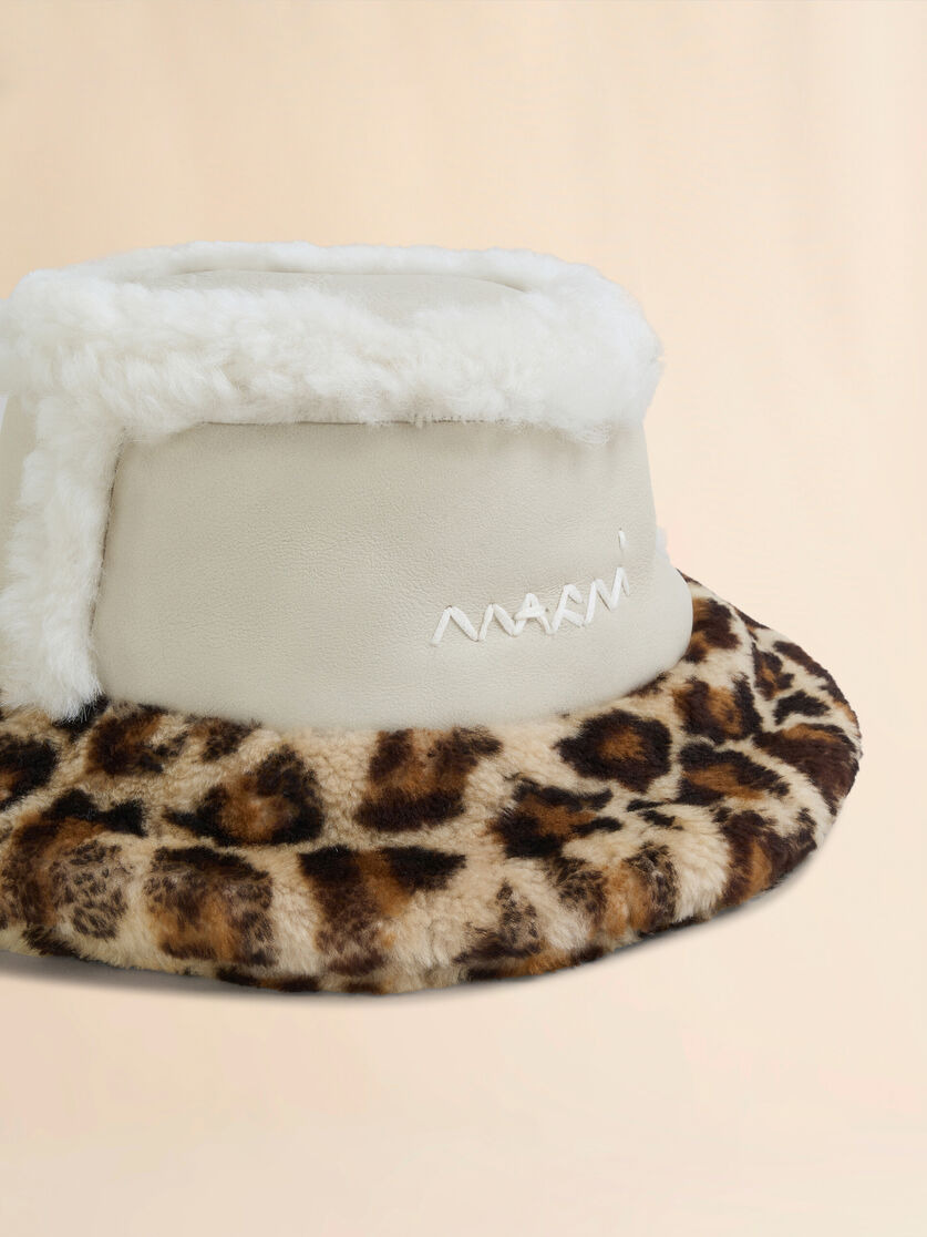 LEATHER AND SHEARLING BUCKET HAT - 4