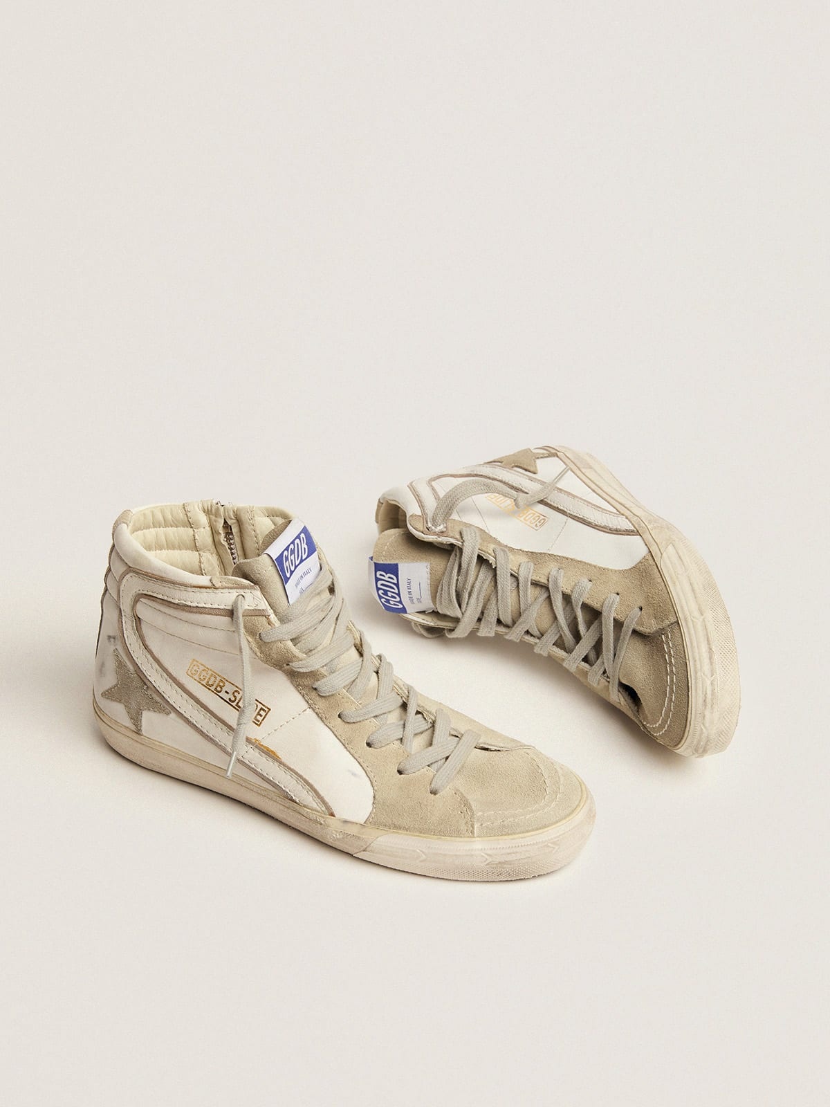 Slide sneakers with ice-gray suede star and white leather flash - 2