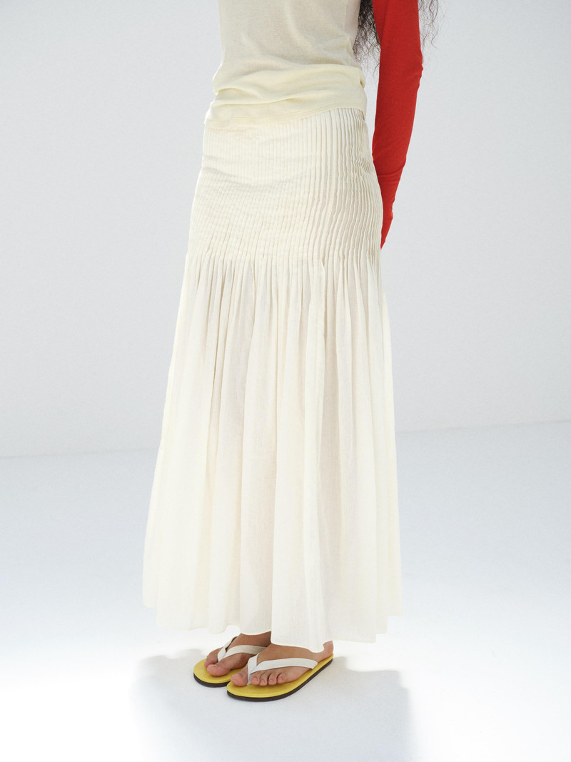 AURALEE SUPER FINE COTTON LAWN PIN-TUCK SKIRT outlook