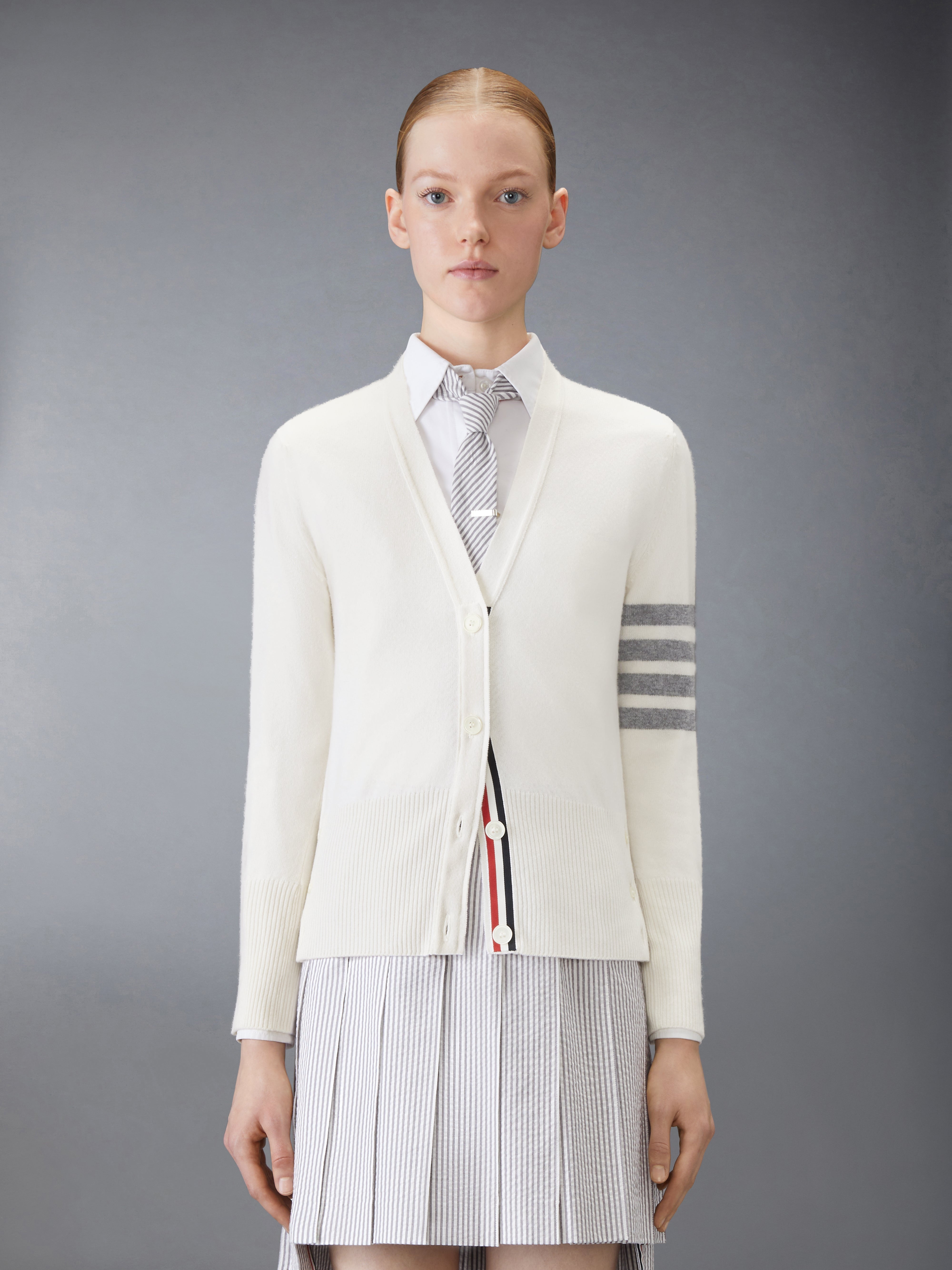 CLASSIC CASHMERE 4-BAR V-NECK CARDIGAN - 2