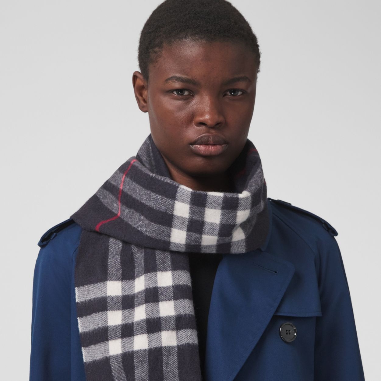 The Classic Check Cashmere Scarf - 2