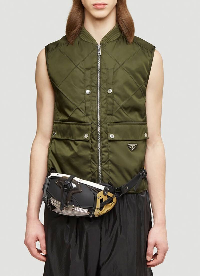 Innerraum I30 Belt Bag in Black outlook