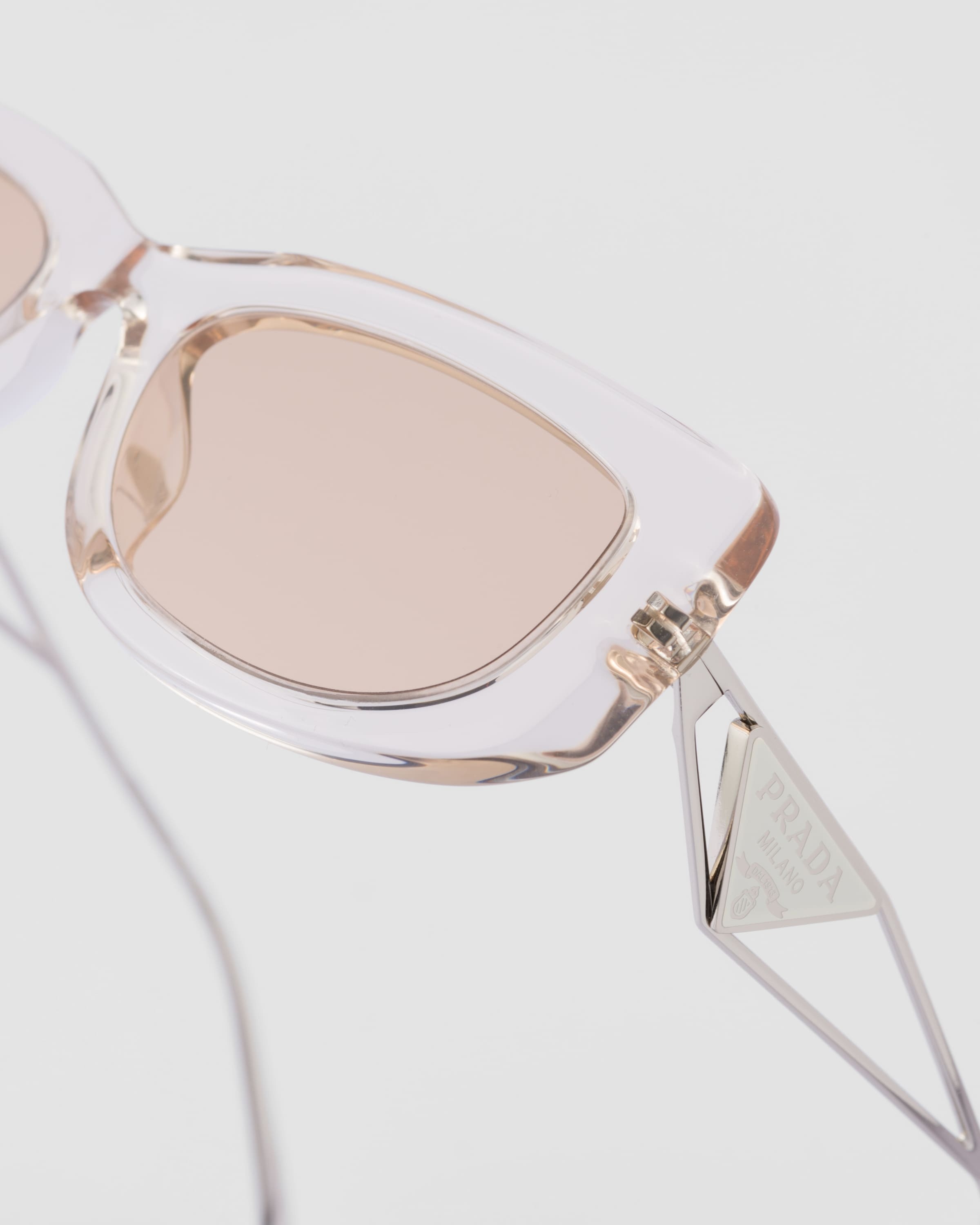 Sunglasses with triangle logo - 5