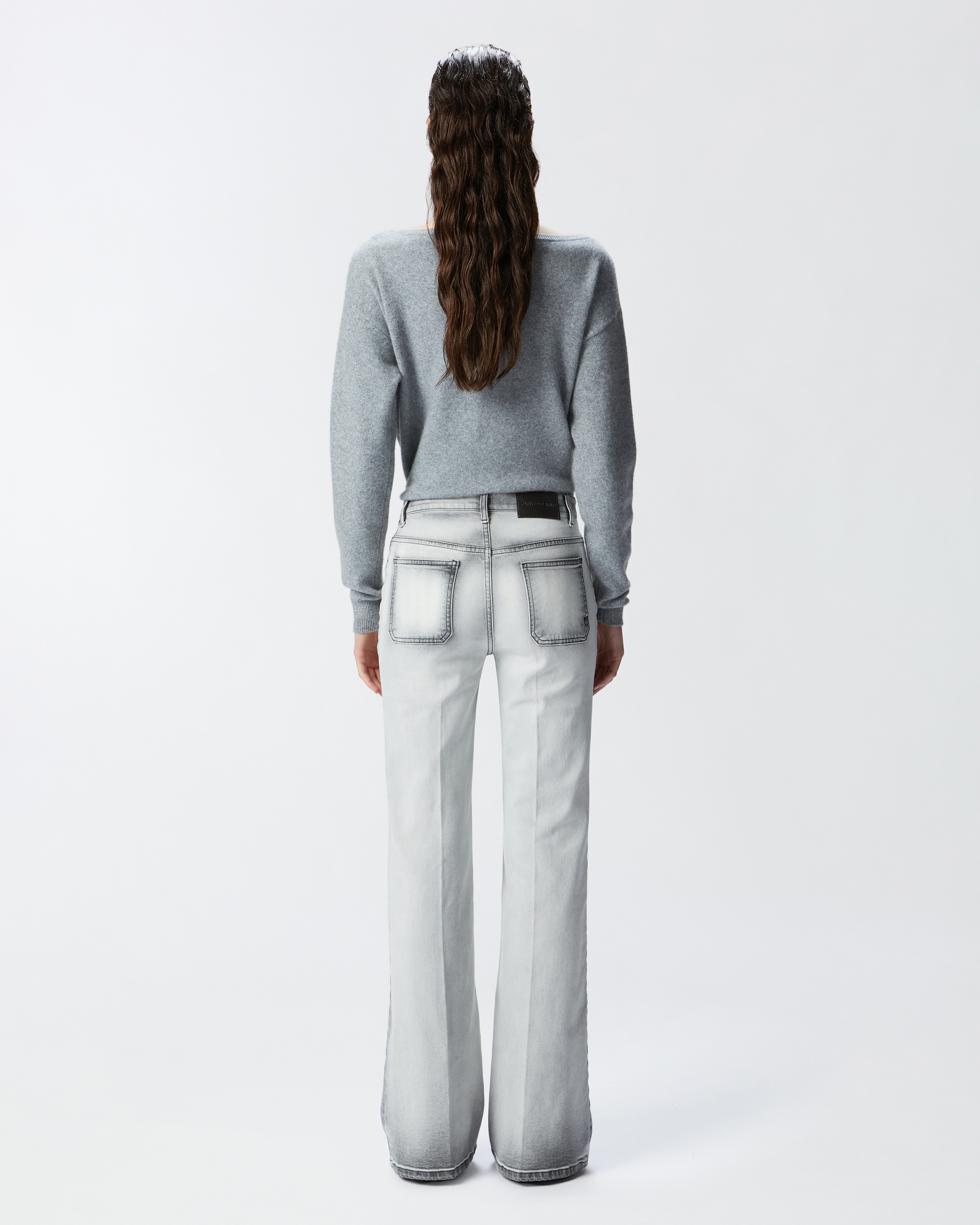 LIGHT GREY FLARED JEANS - 4