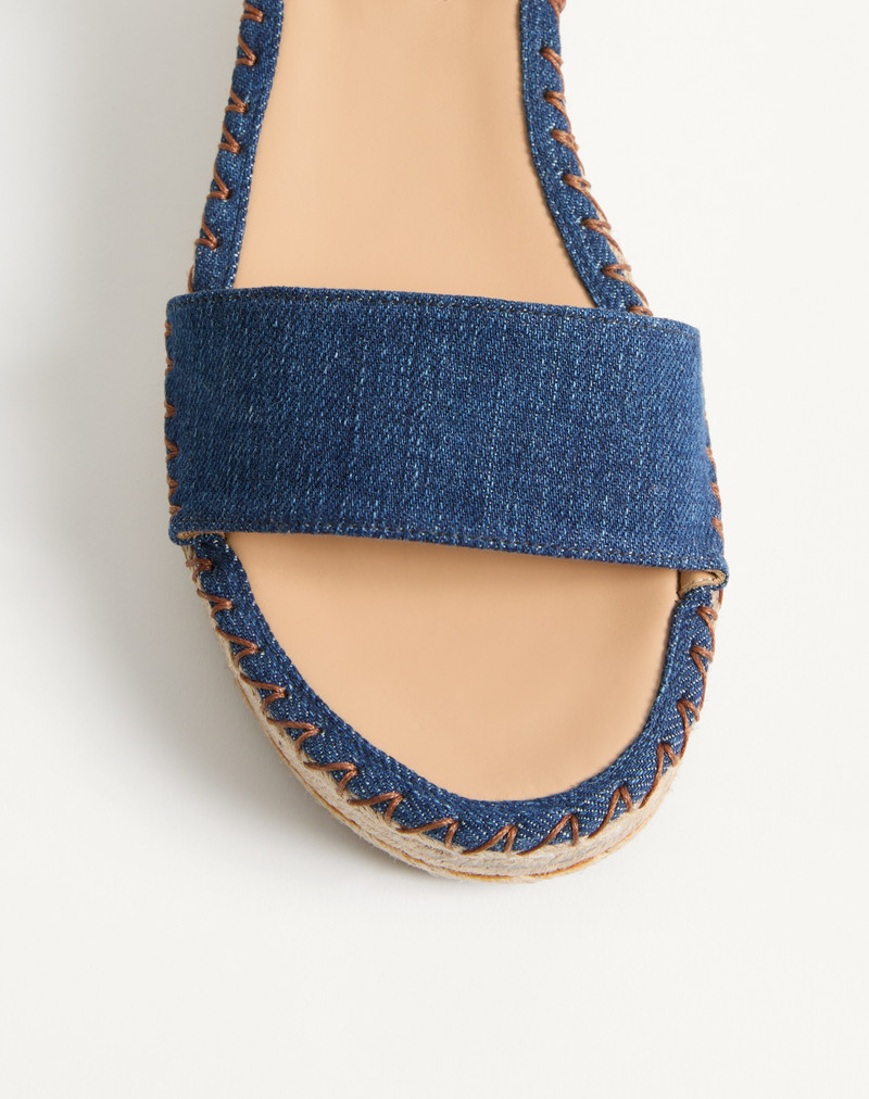 ROCKSTUD DOUBLE FLATFORM SANDAL IN DENIM 55MM 4