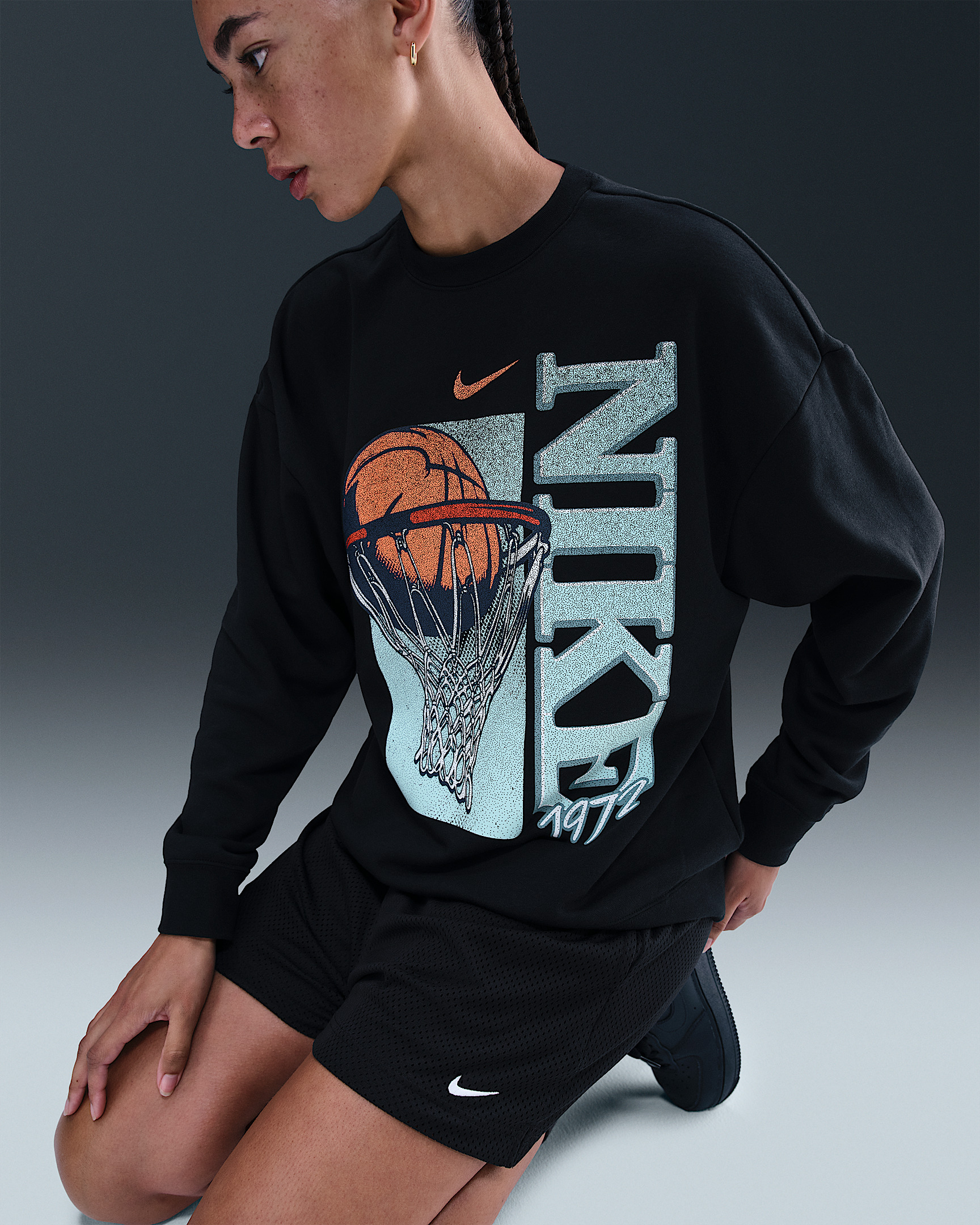 Nike Club Women's Fleece Loose Crew - 3