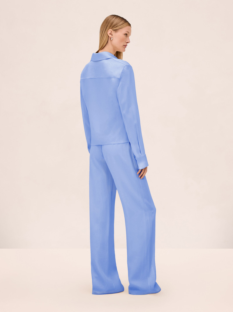 ALEXIS DAMIAN PANT outlook