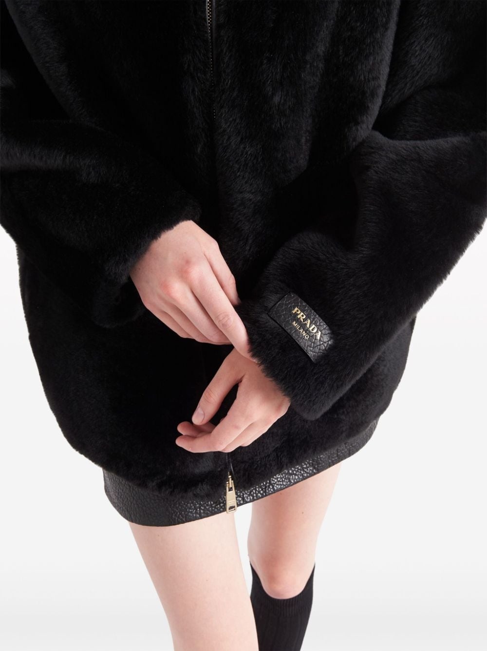 logo-appliquÃ© shearling jacket - 4