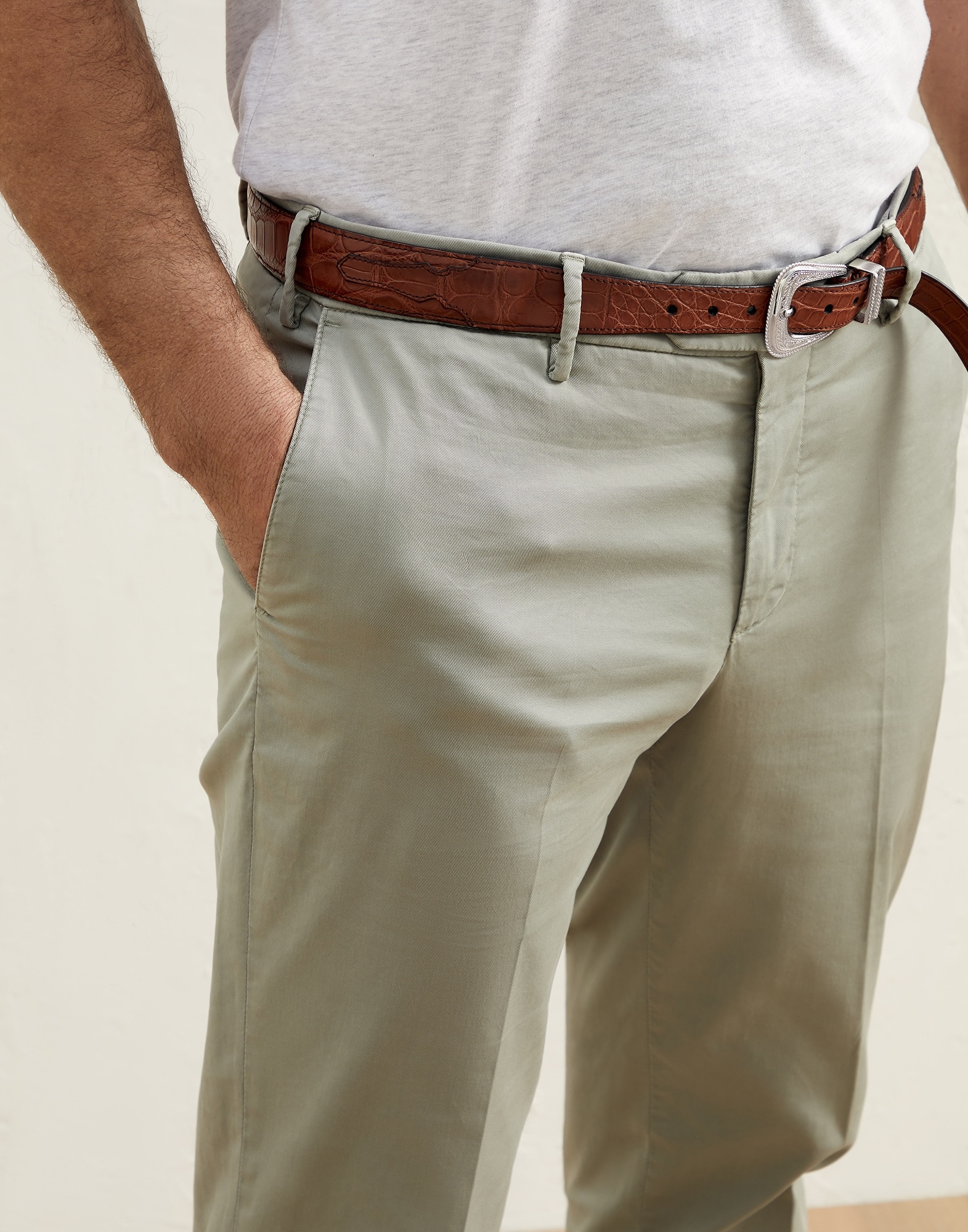 Garment-dyed Italian fit trousers in American Pima comfort cotton gabardine - 3