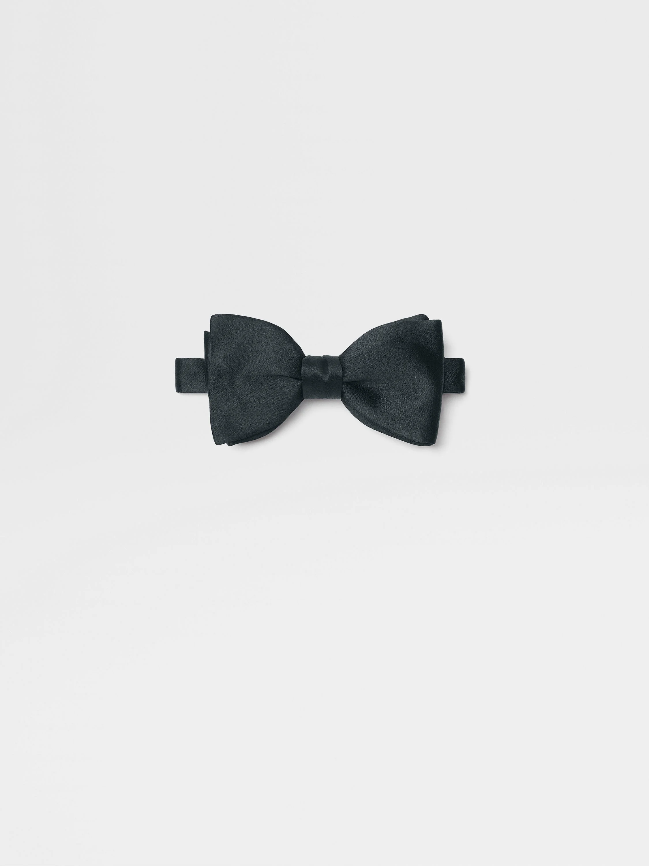 DARK BLUE SILK BOWTIE - 1
