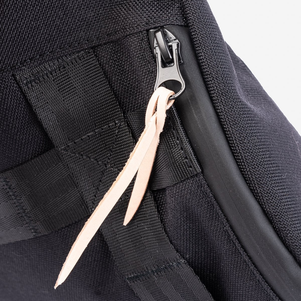 OGL Originale Tech Material Cross Body Pouch - Black - 5
