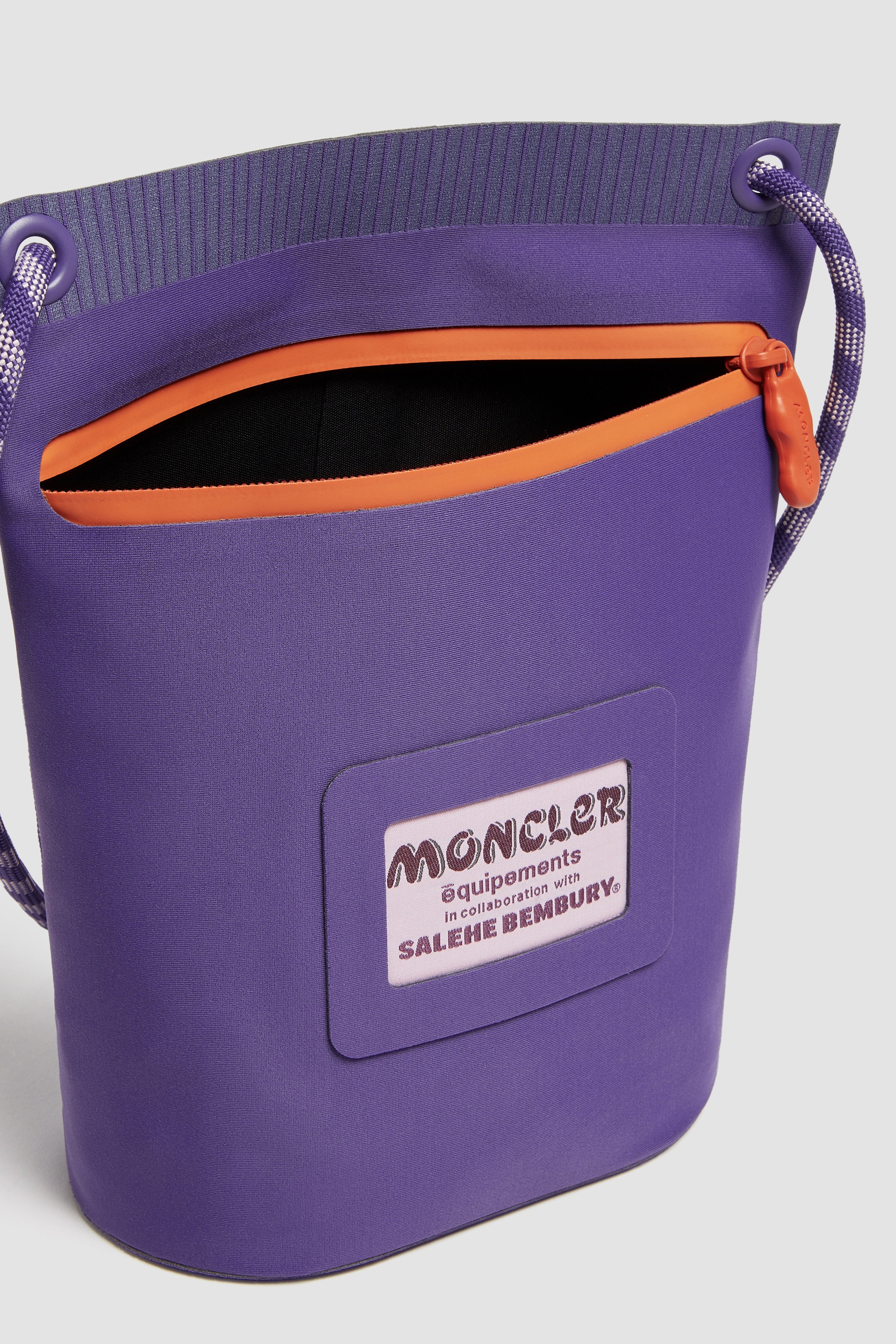 Amoeba Water-Repellent Pouch by Salehe Bembury - 5