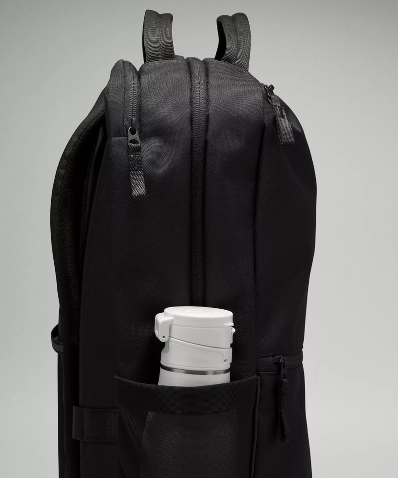 Double-Zip Backpack 22L 4