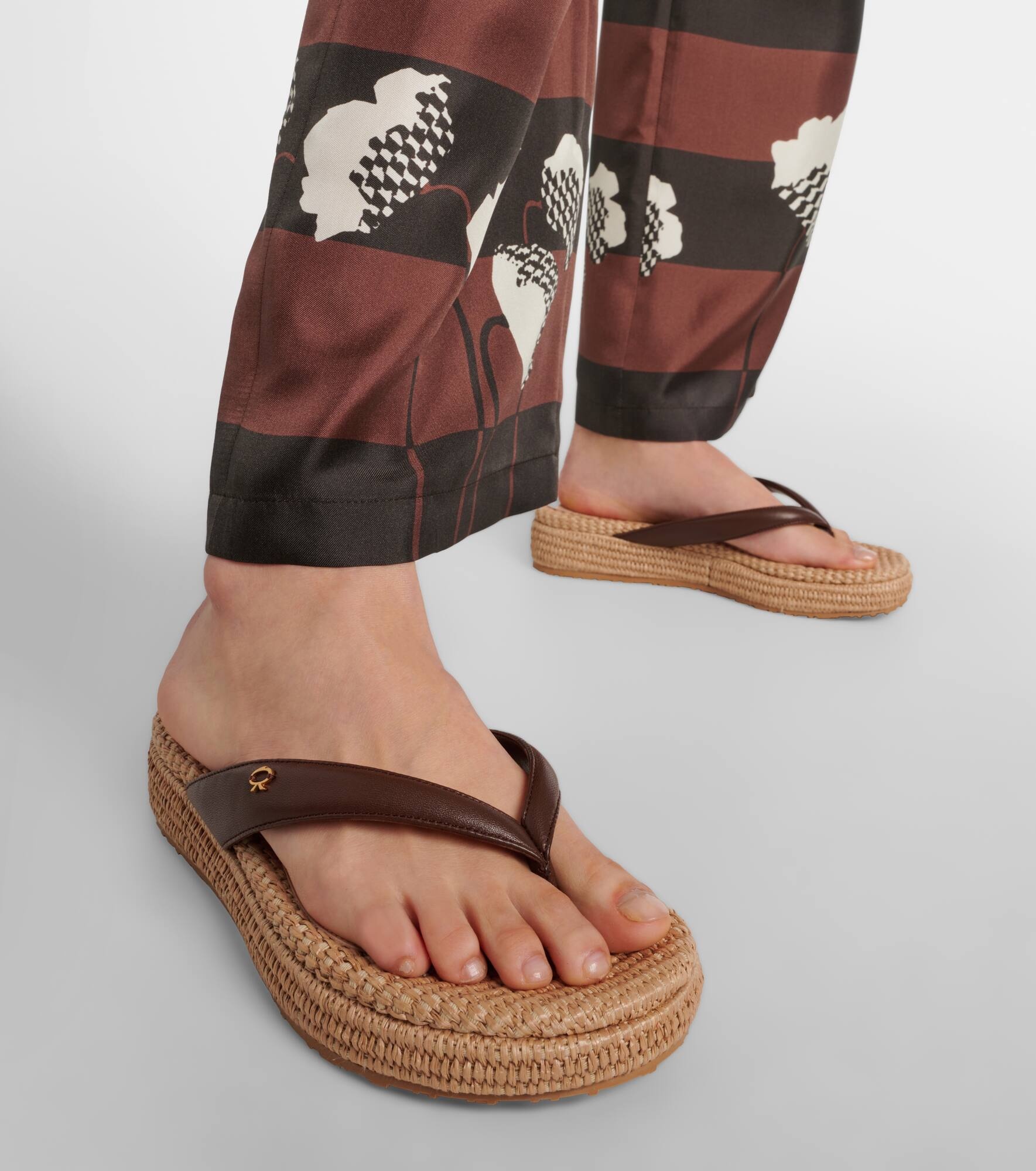 Leather platform espadrille thong sandals - 4