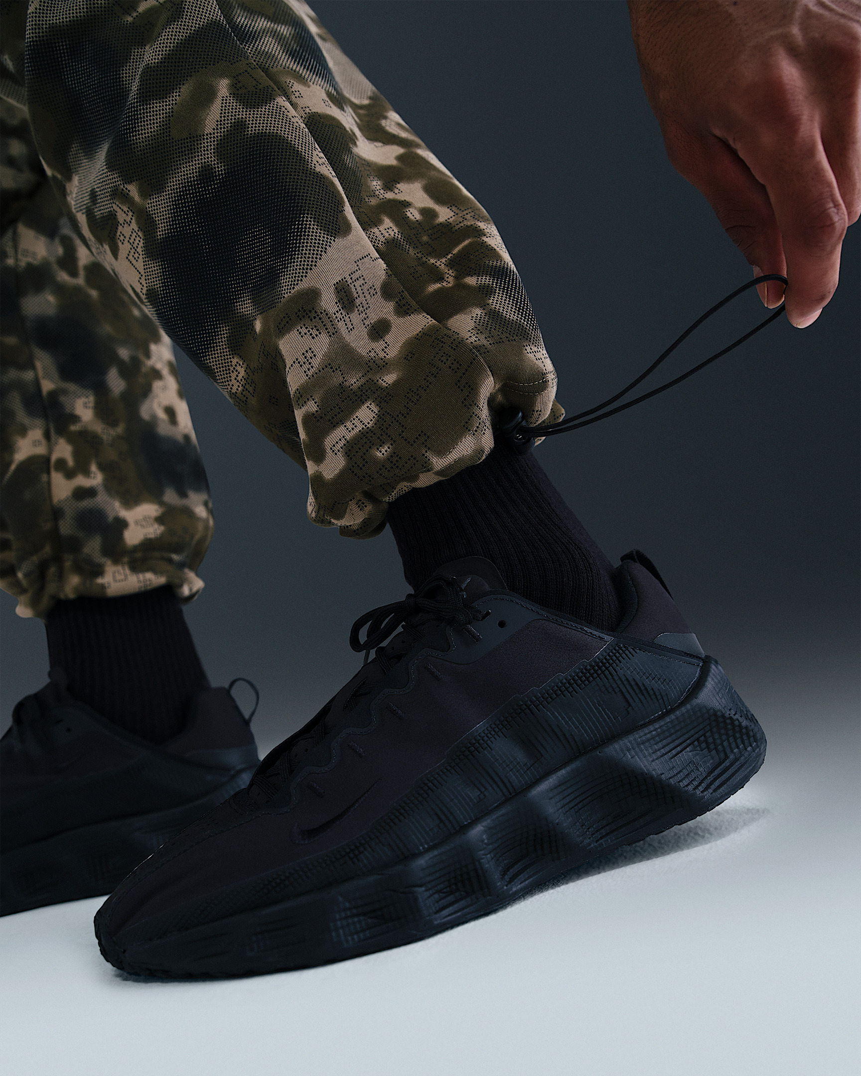 Nike Tech Men's Open-Hem Fleece Camo Pants - 6