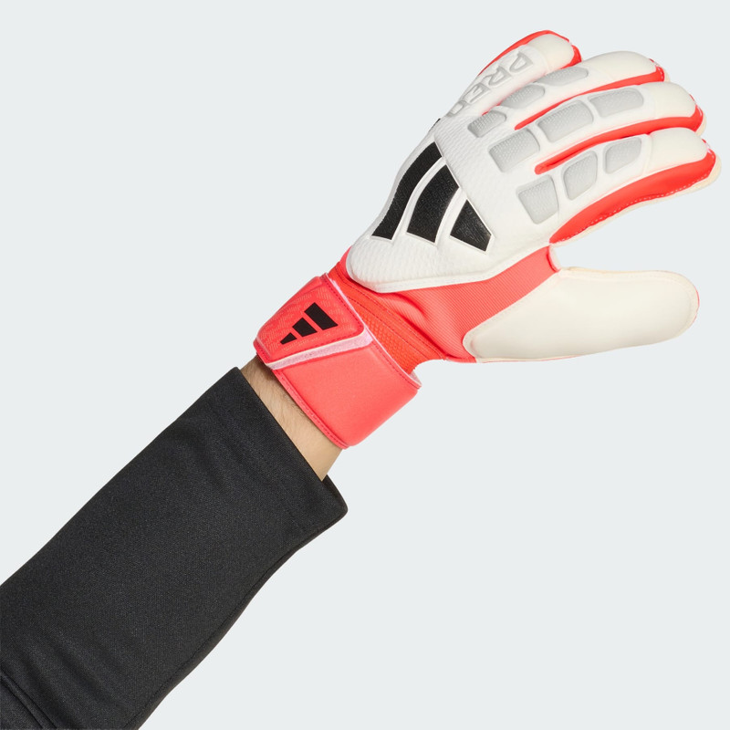 PREDATOR GOALKEEPER GLOVE MATCH FINGERSAVE 4