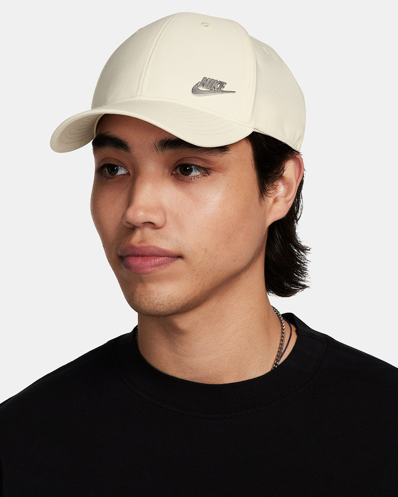 Nike Dri-FIT Club Structured Metal Logo Cap 1
