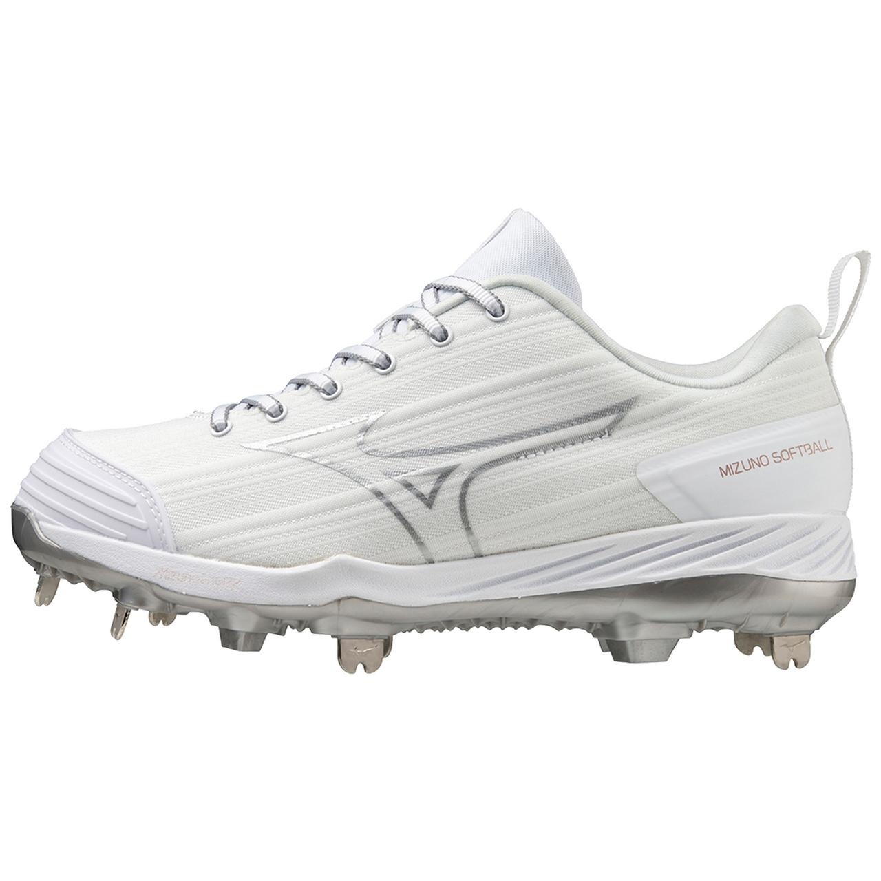Mizuno Sweep 6 Low Women's Metal Fastpitch Softball Cleat - 1