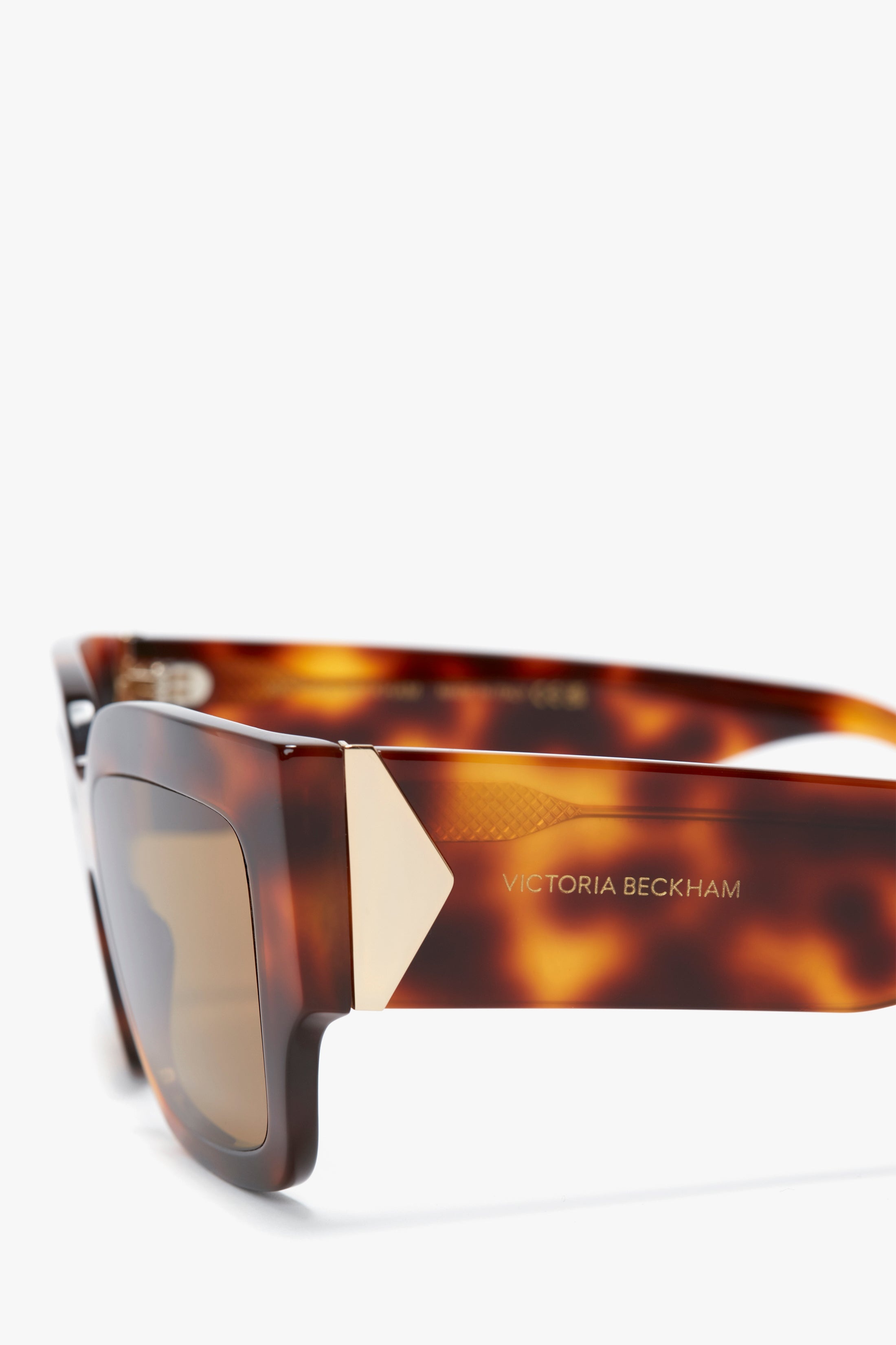 V Plaque Rectangular Frame Sunglasses In Tortoise - 2