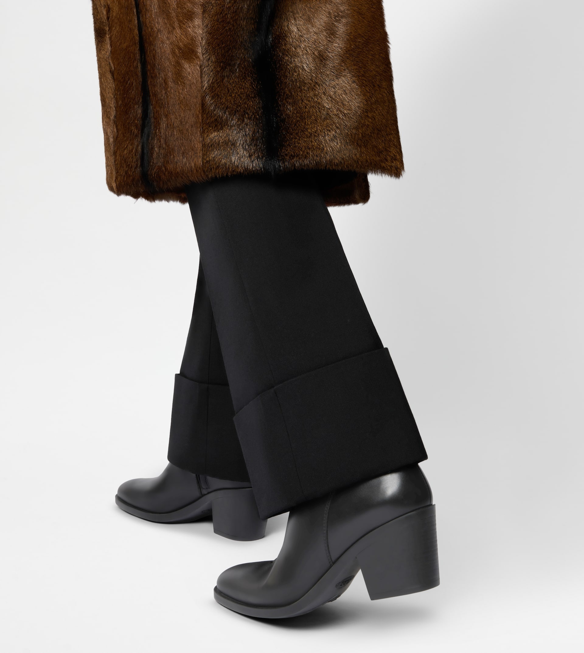 ANKLE BOOTS IN LEATHER - BLACK - 2