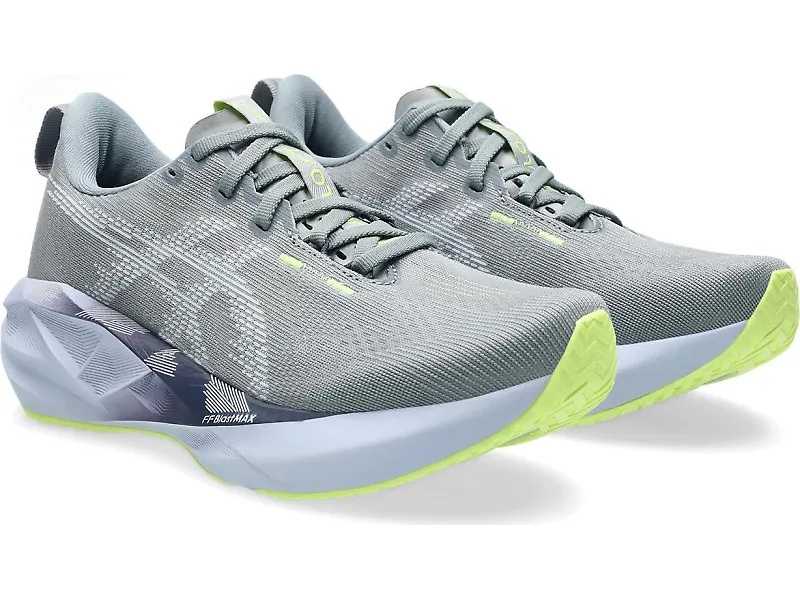 ASICS Novablast 5 - 6