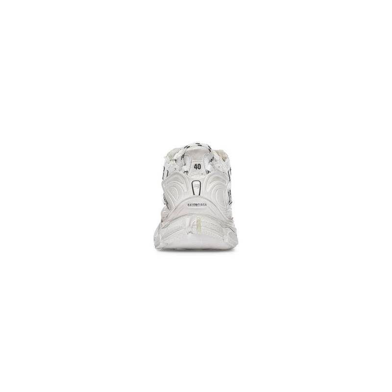 BALENCIAGA runner sneaker outlook