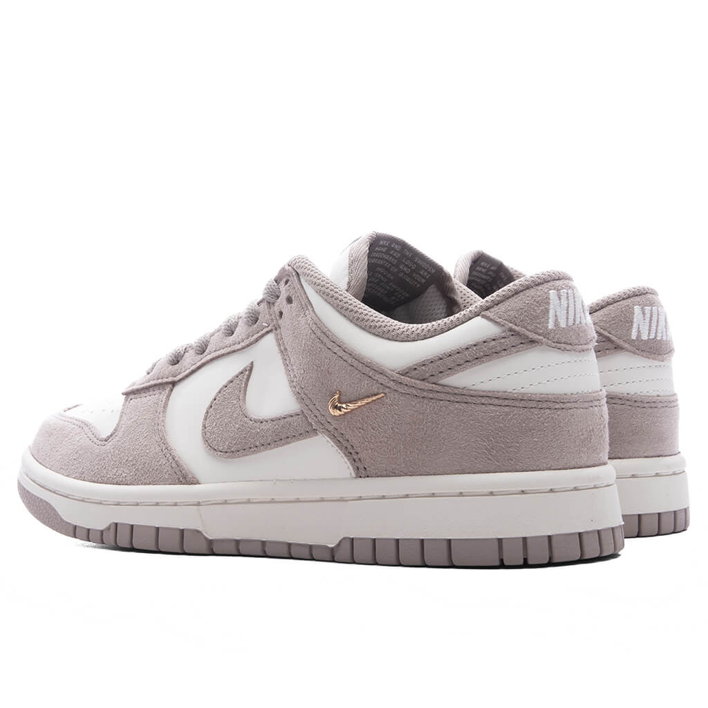 WOMEN'S DUNK LOW - SAIL/MALT/METALLIC GOLD - 3