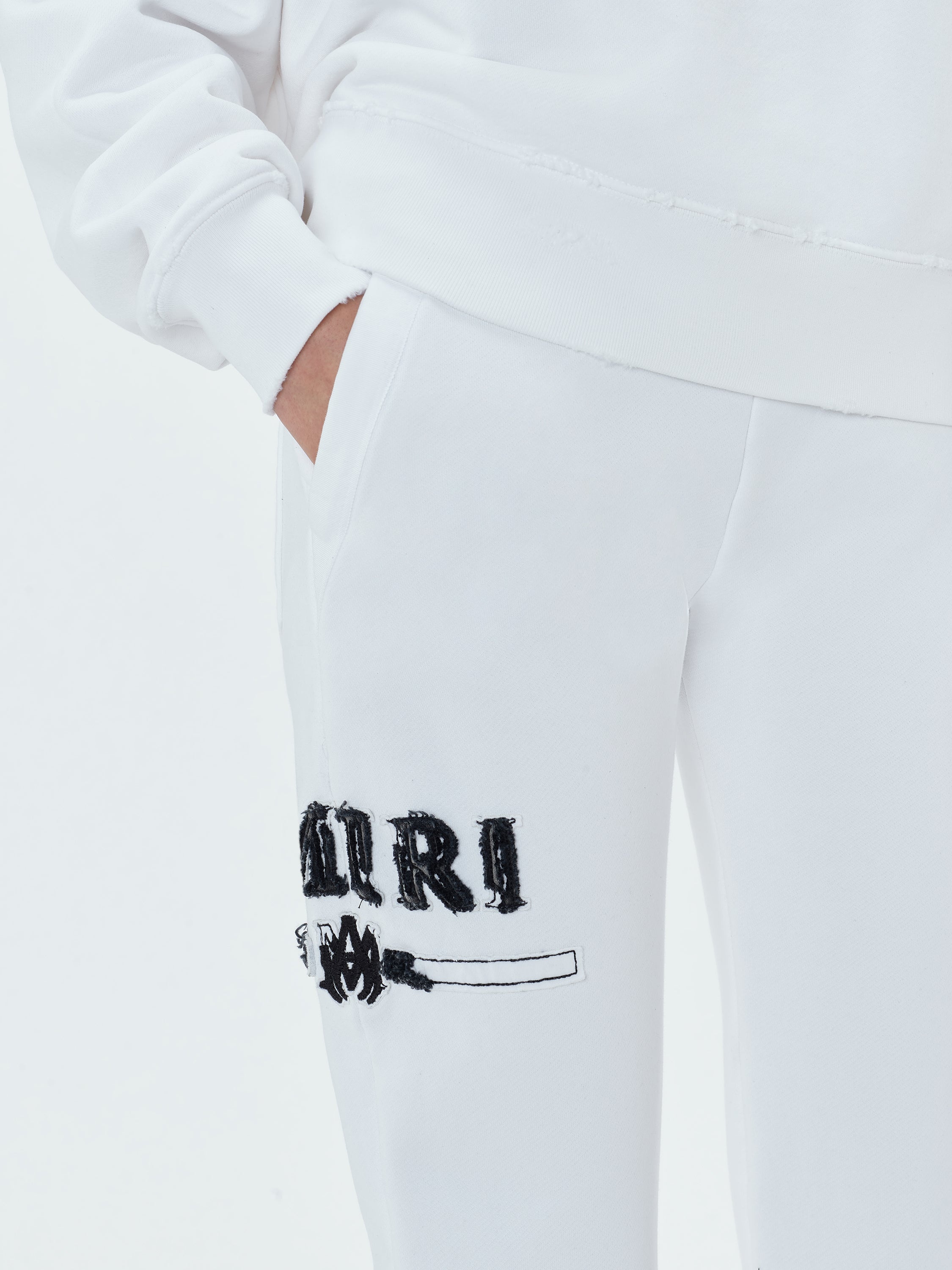 M.A. BAR APPLIQUE SWEATPANT - 7