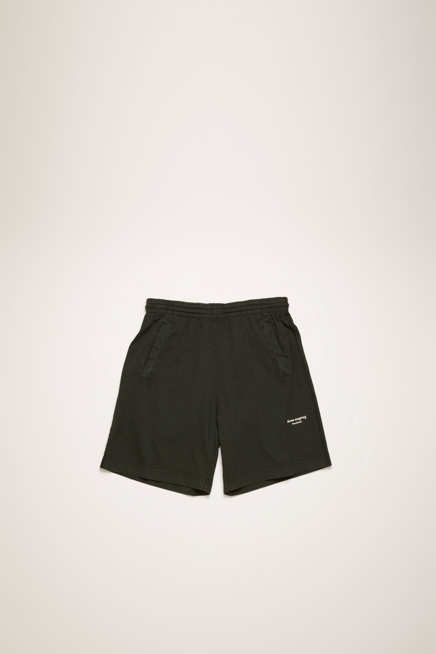 Reversed-logo shorts black - 1