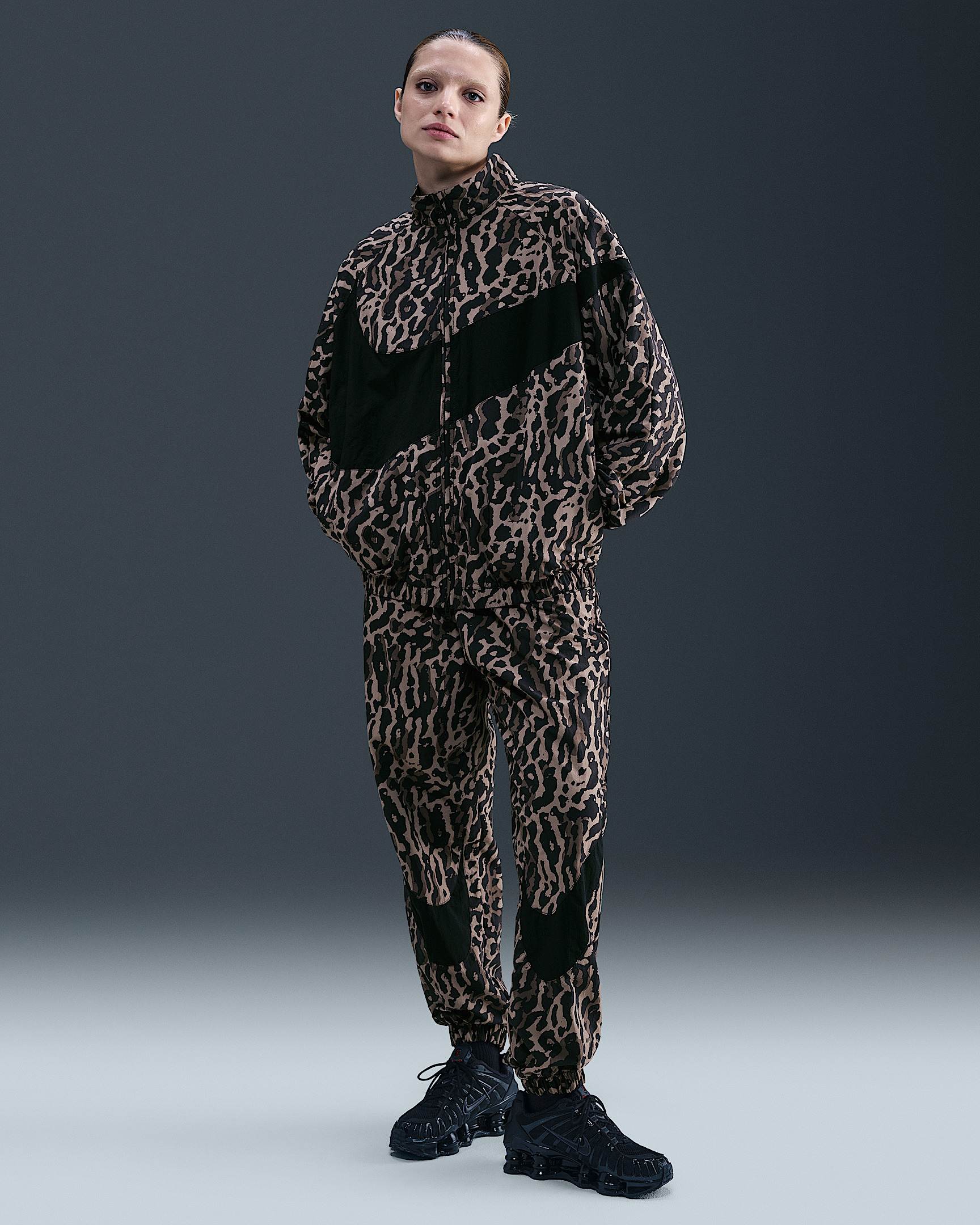 Nike Sportswear Women's Woven Printed Jacket - 4