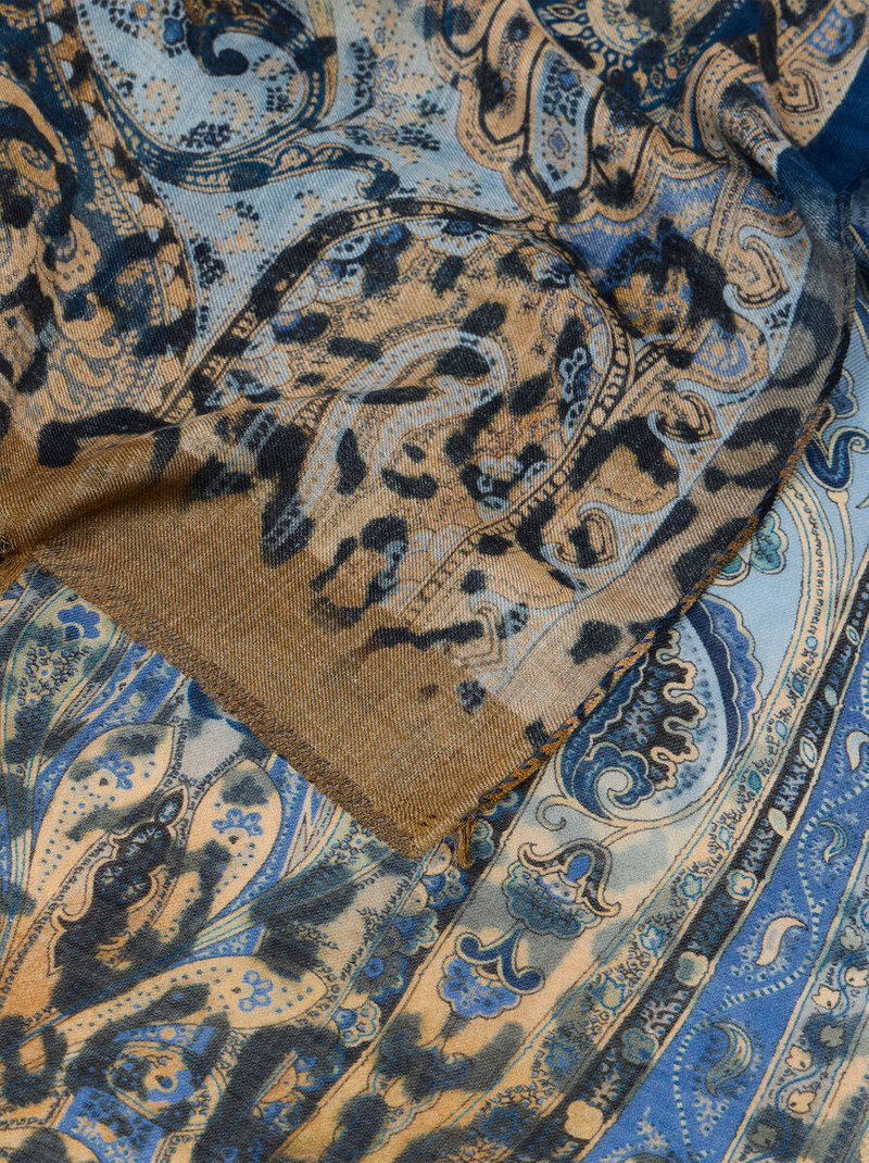 WOOL-BLEND SCARF WITH DEGRADÉ ANIMAL MOTIF 3