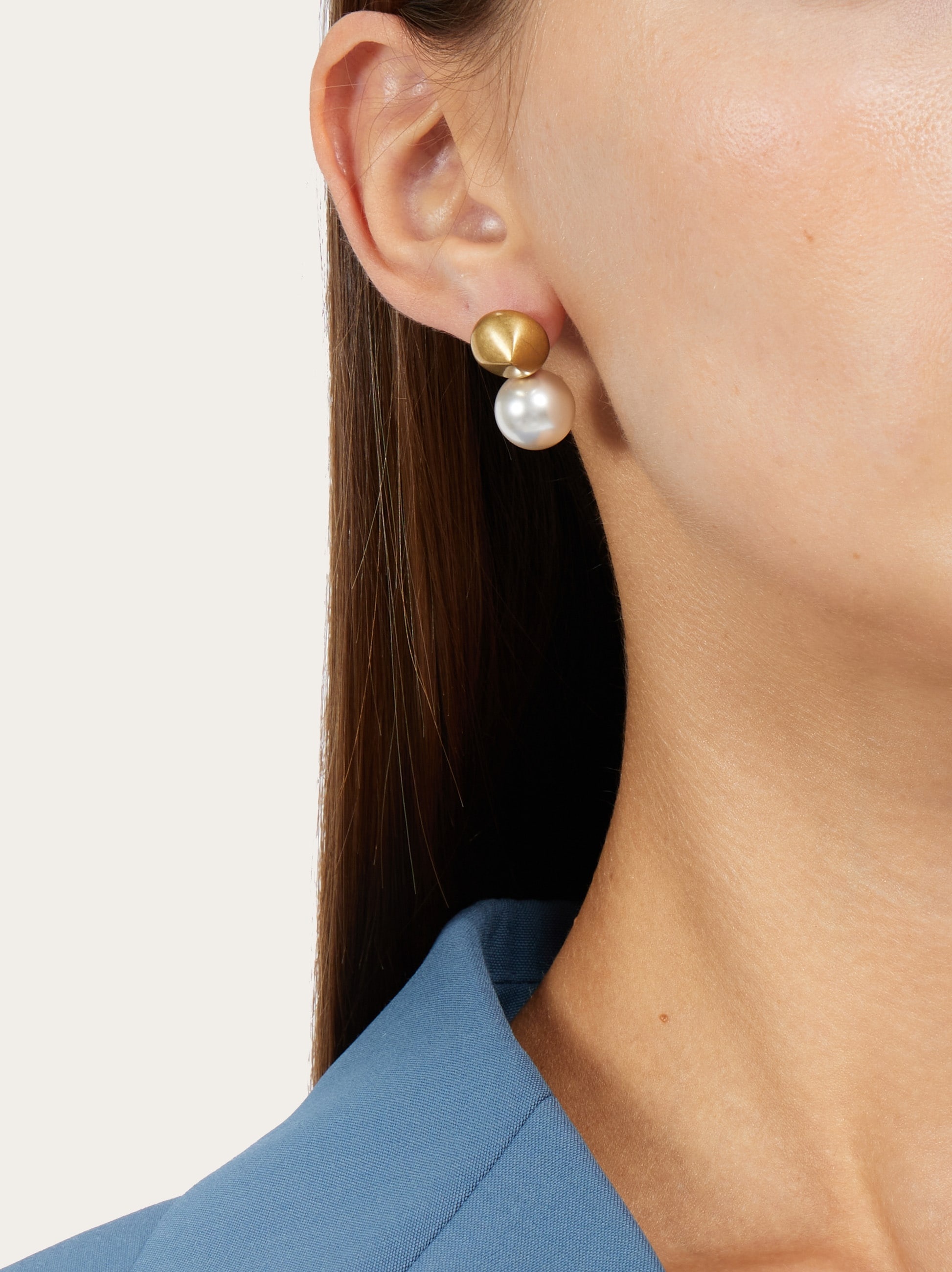 Earrings with bead pendant - 4