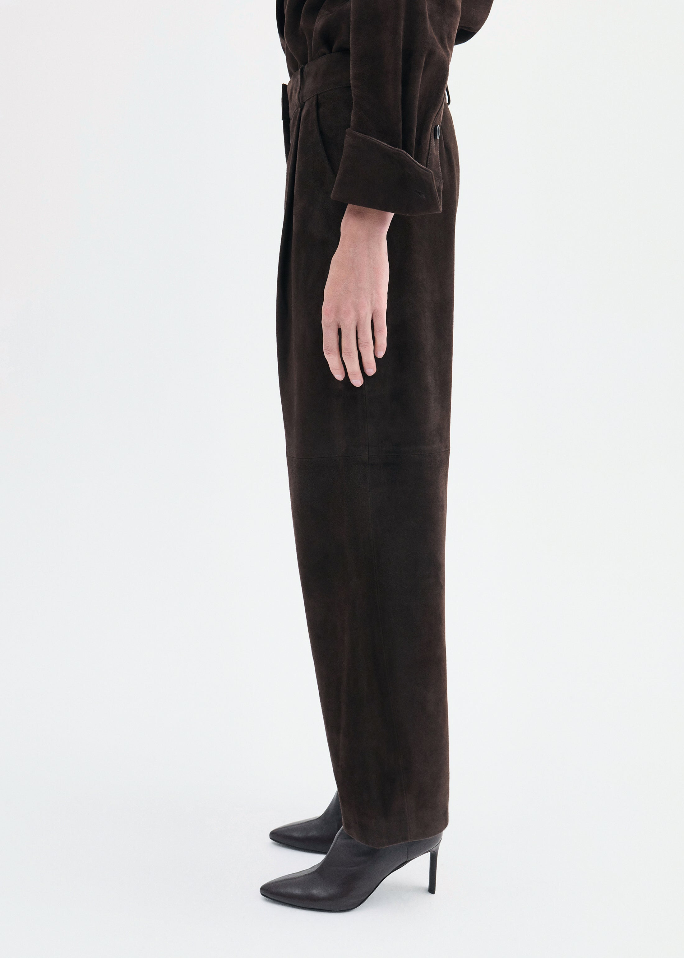 Curved Trouser in Suede - 5
