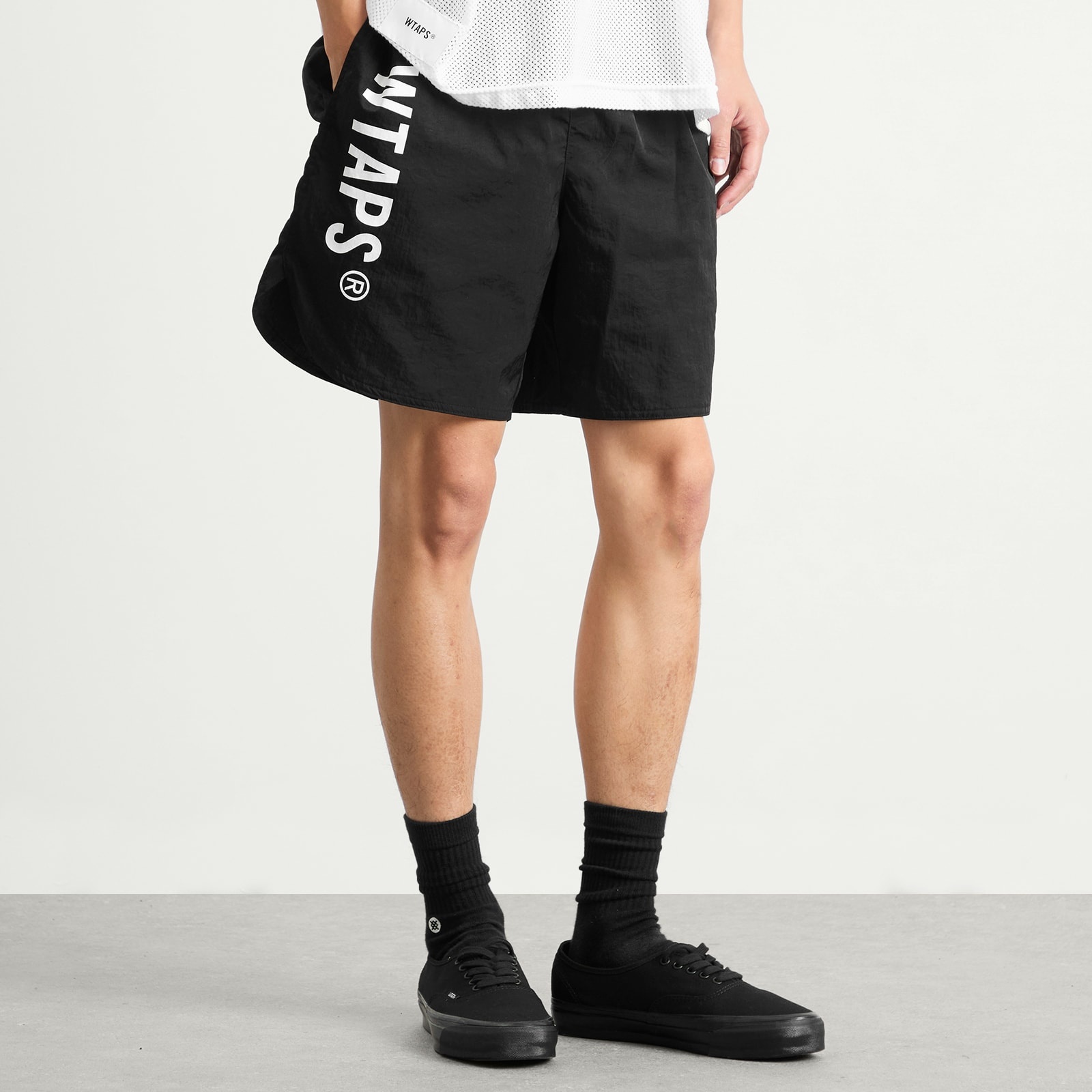 WTAPS Nylon Logo Shorts - 2