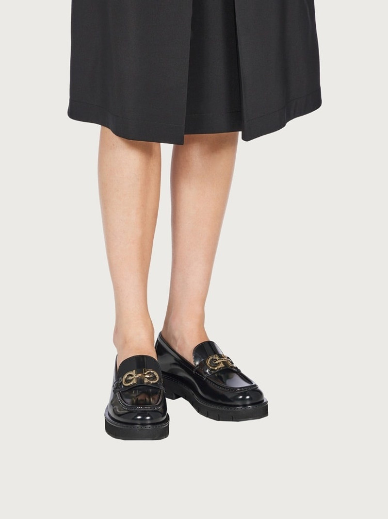 FERRAGAMO GANCINI LOAFER outlook