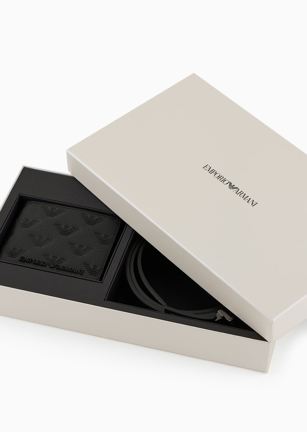 Gift box with leather wallet and belt with all-over embossed eagle - 6