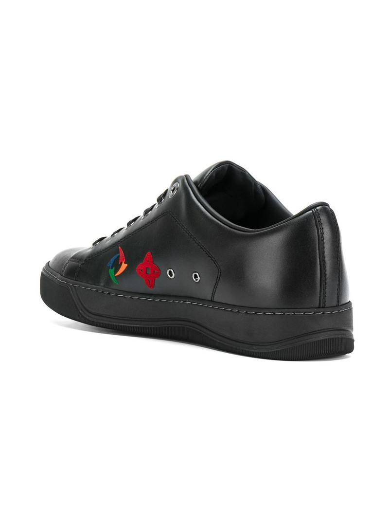 low top sneakers with slogan 3