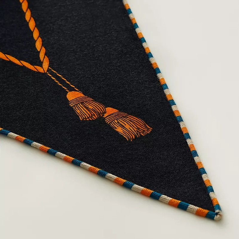 La Reale giant triangle 3