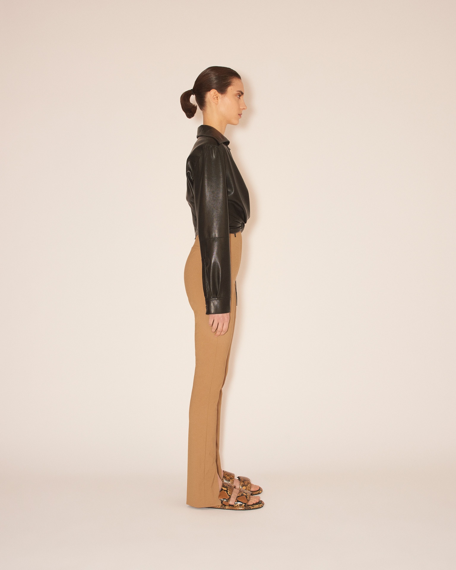 FLORINE - Tailored summer suiting slim pants - Camel - 3