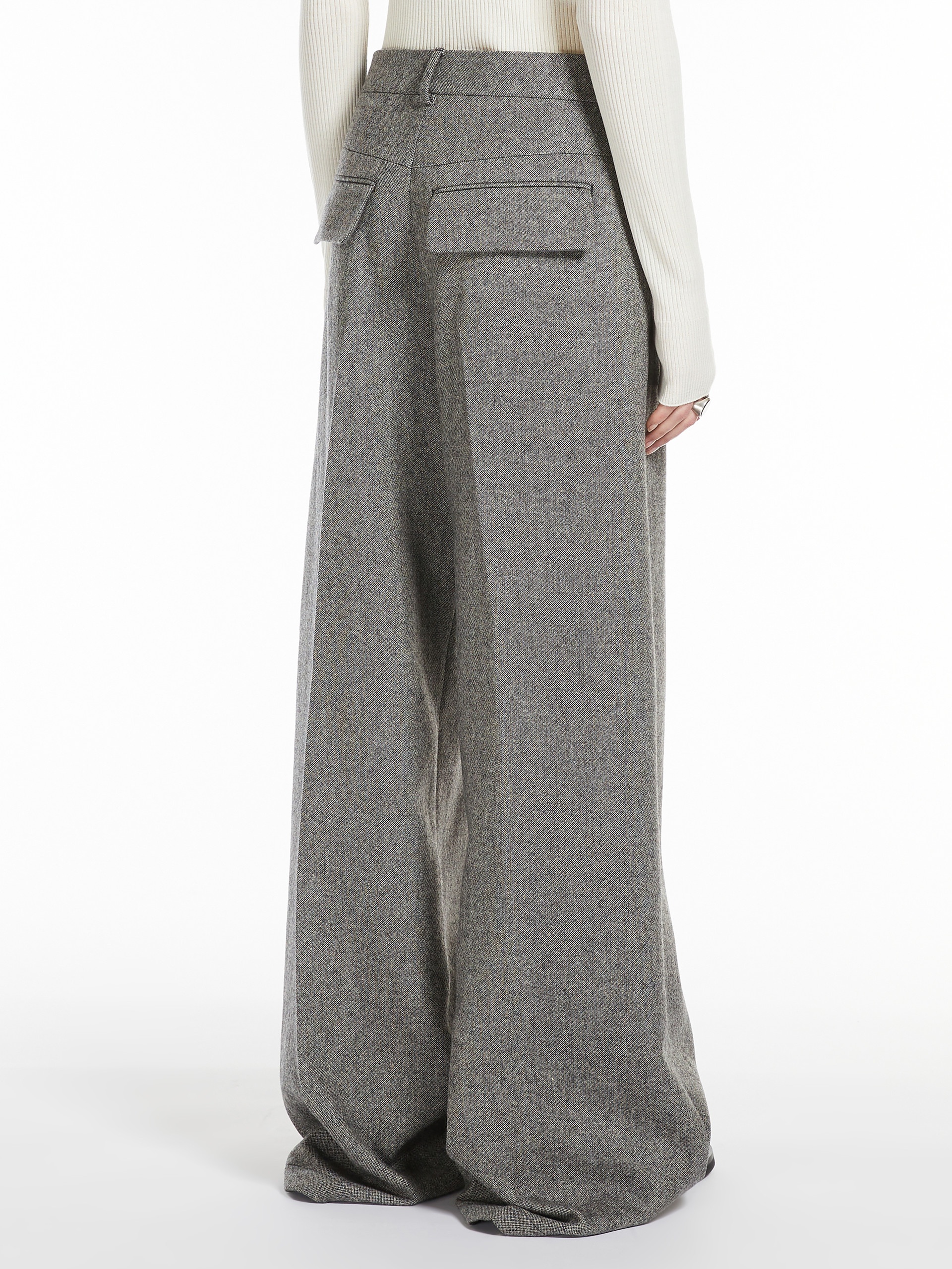 UDENTE Oversized flared trousers - 4