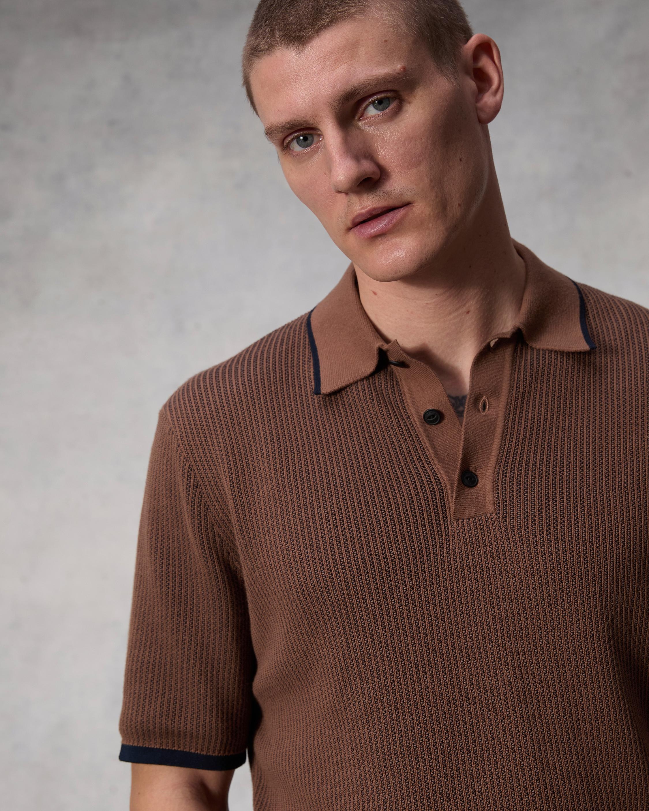 Harvey Polo
Classic Fit - 6