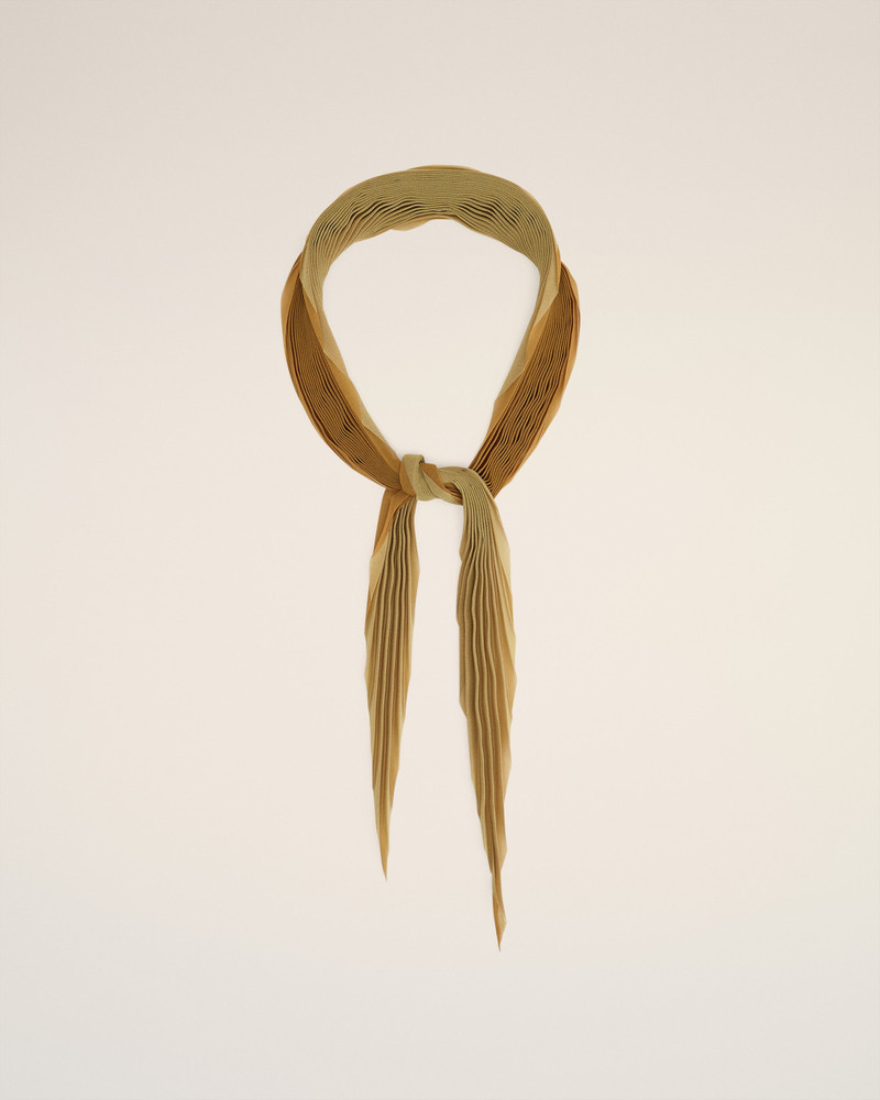 MUSTARD PLEATED DIAMOND SHAPED SCARF 1