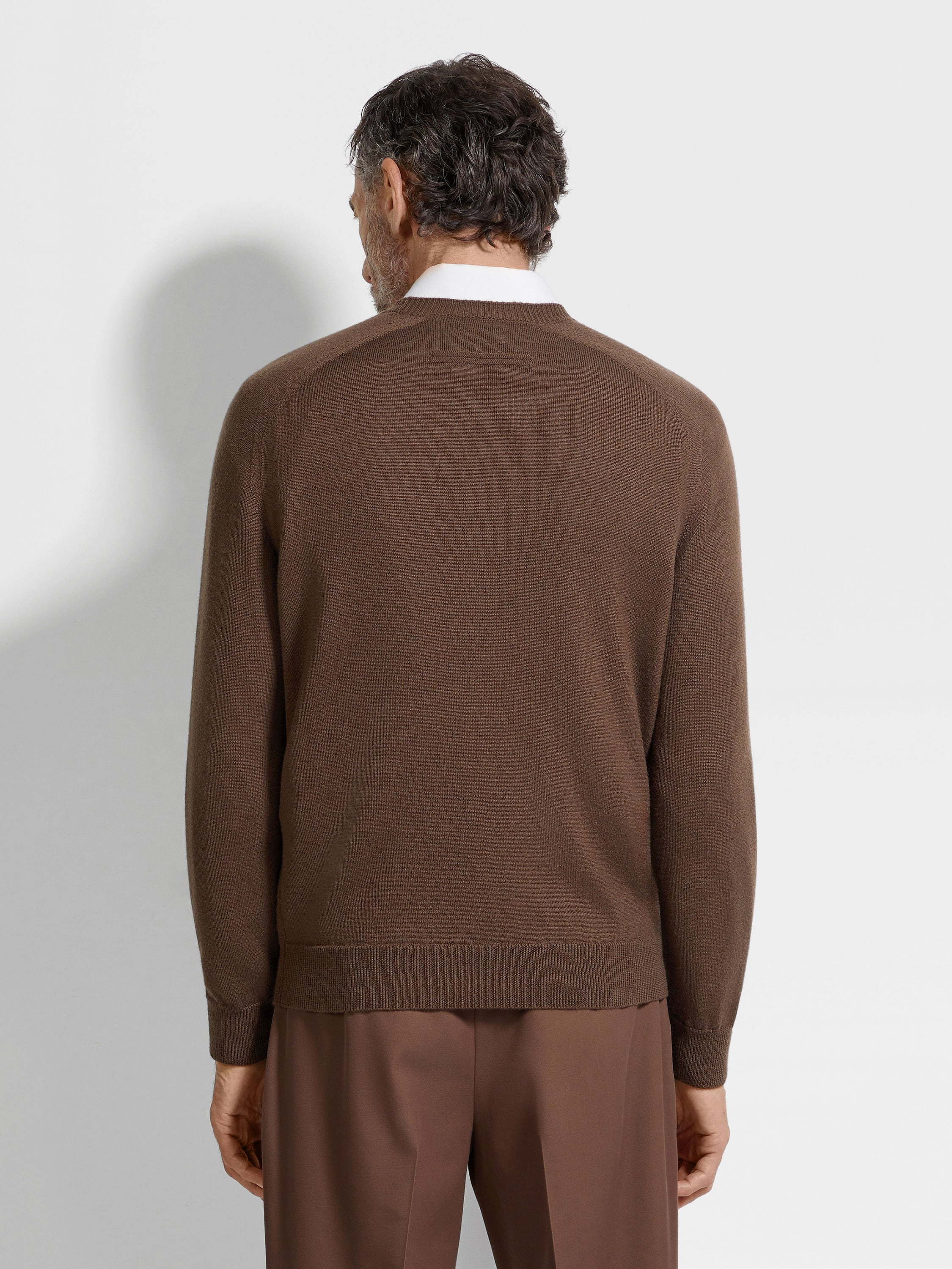 BROWN OASI CASHMERE V-NECK - 5