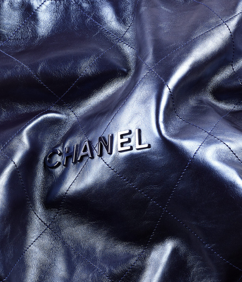 CHANEL 22 Small Handbag 4