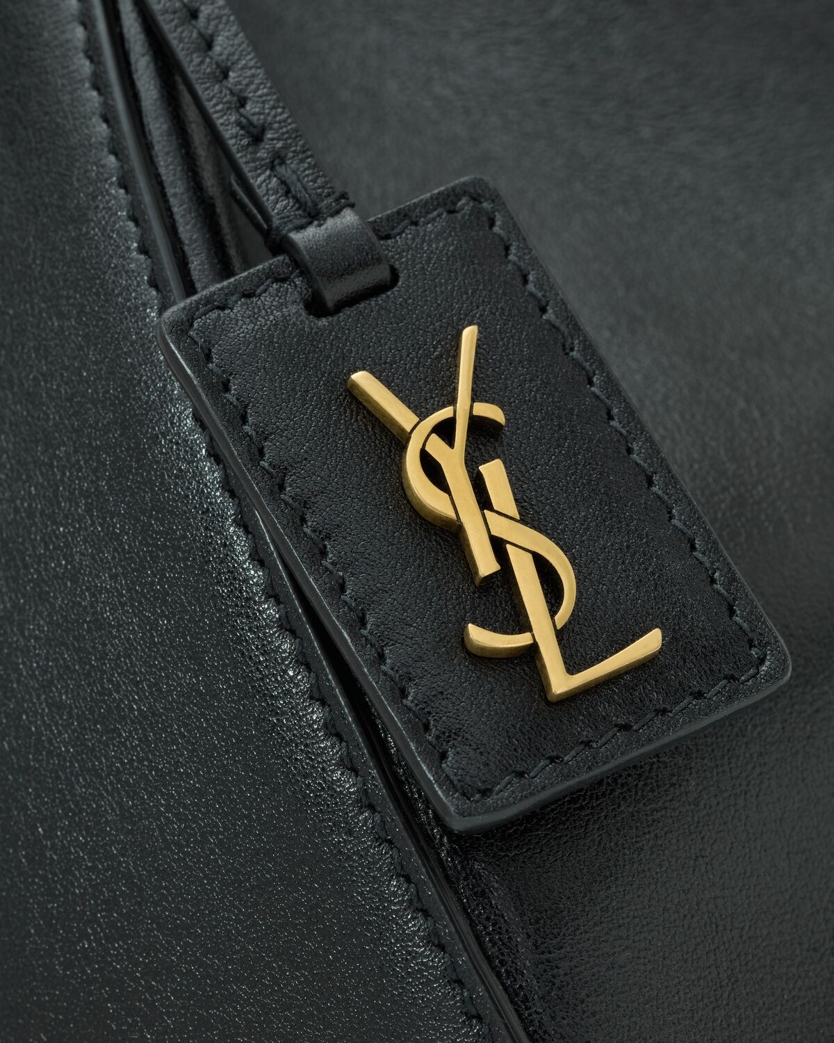 【SAINT LAURENT】LEATHER BUCKET BAG●817386AADUK1000 bucket bag in leather | Saint Laurent | YSL PT