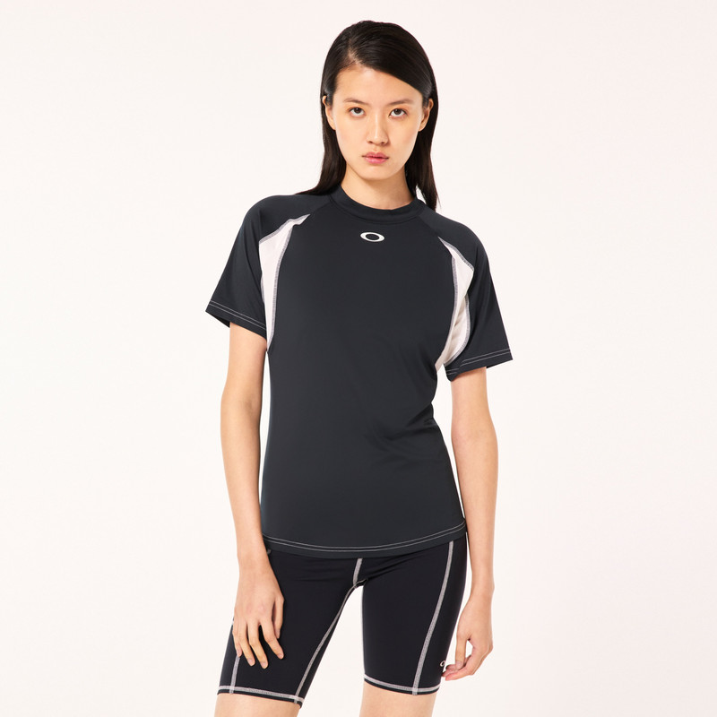 Oakley Woman Tech Mock 3