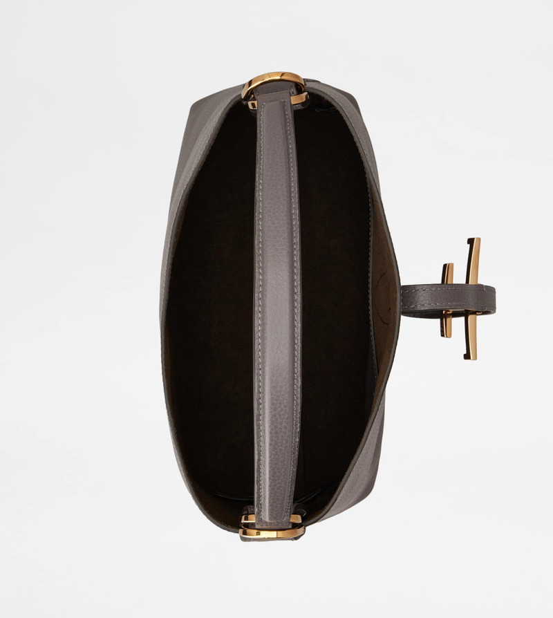 T TIMELESS BUCKET BAG IN LEATHER MINI - GREY 5
